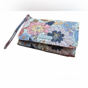 Vera Bradley Quilted Light Floral Wristlet Clutch